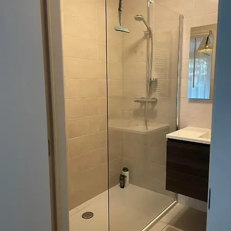Te Huur In - Zonder Handdoeken En Lakens! Апартаменты *
