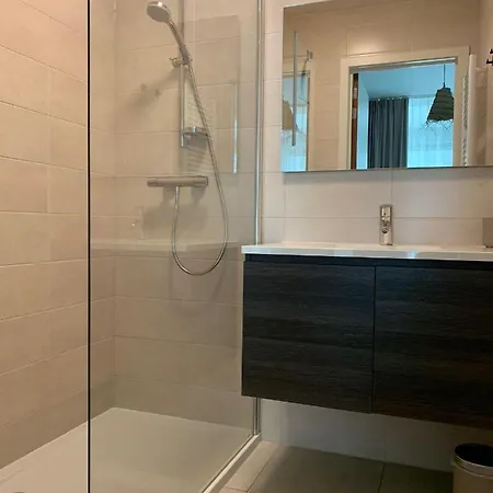 Te Huur In - Zonder Handdoeken En Lakens!